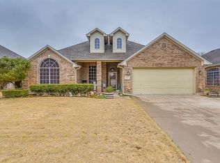 837 Huebner Way, Burleson, TX 76028