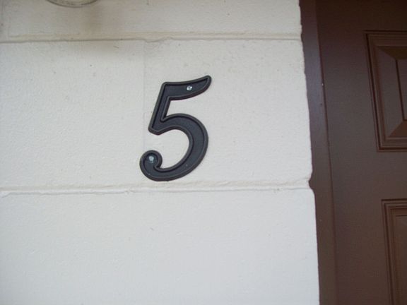 2nd image of 825 SE 9th St