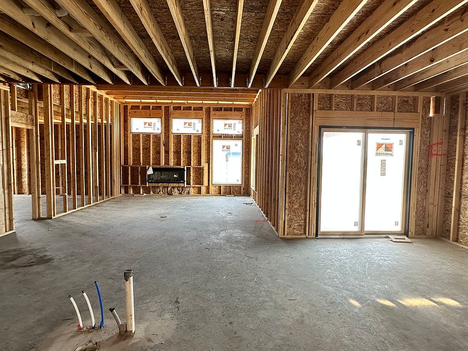 2nd image of 1313 Hager Way