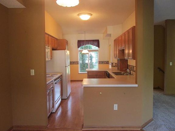 3rd image of 1239 Clarence St