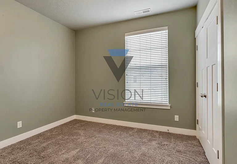 97 W Silver Springs Dr — Photo 12