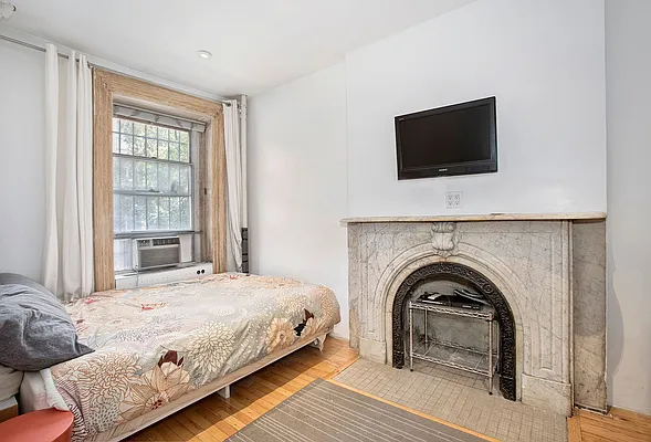 Rented by Warburg | media 11