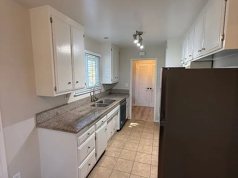 15148 Oro Grande St — Photo 24