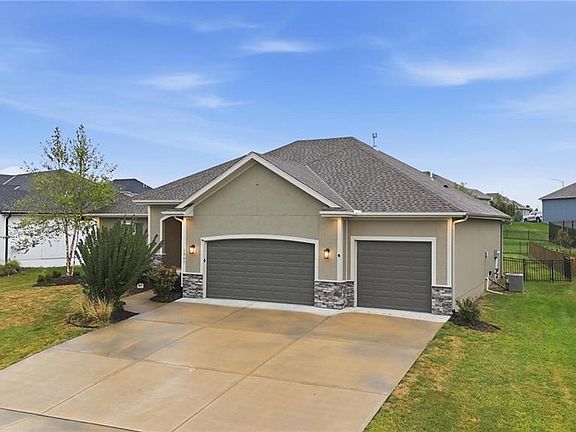 3rd image of 1067 SW Conch Cir