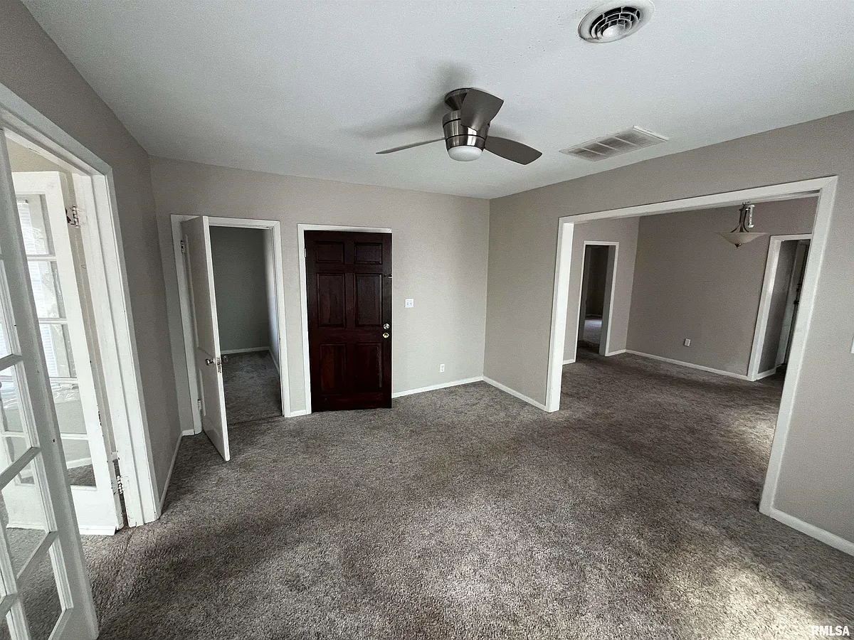 Building Photo - 506 Caroline St #B