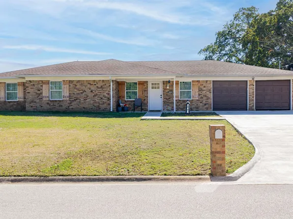 1404 E Leach St, Kilgore, TX 75662