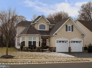 2 Barton Dr, Hightstown, NJ 08520