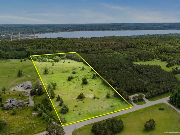 W Clute Rd, Boyne City, MI 49712