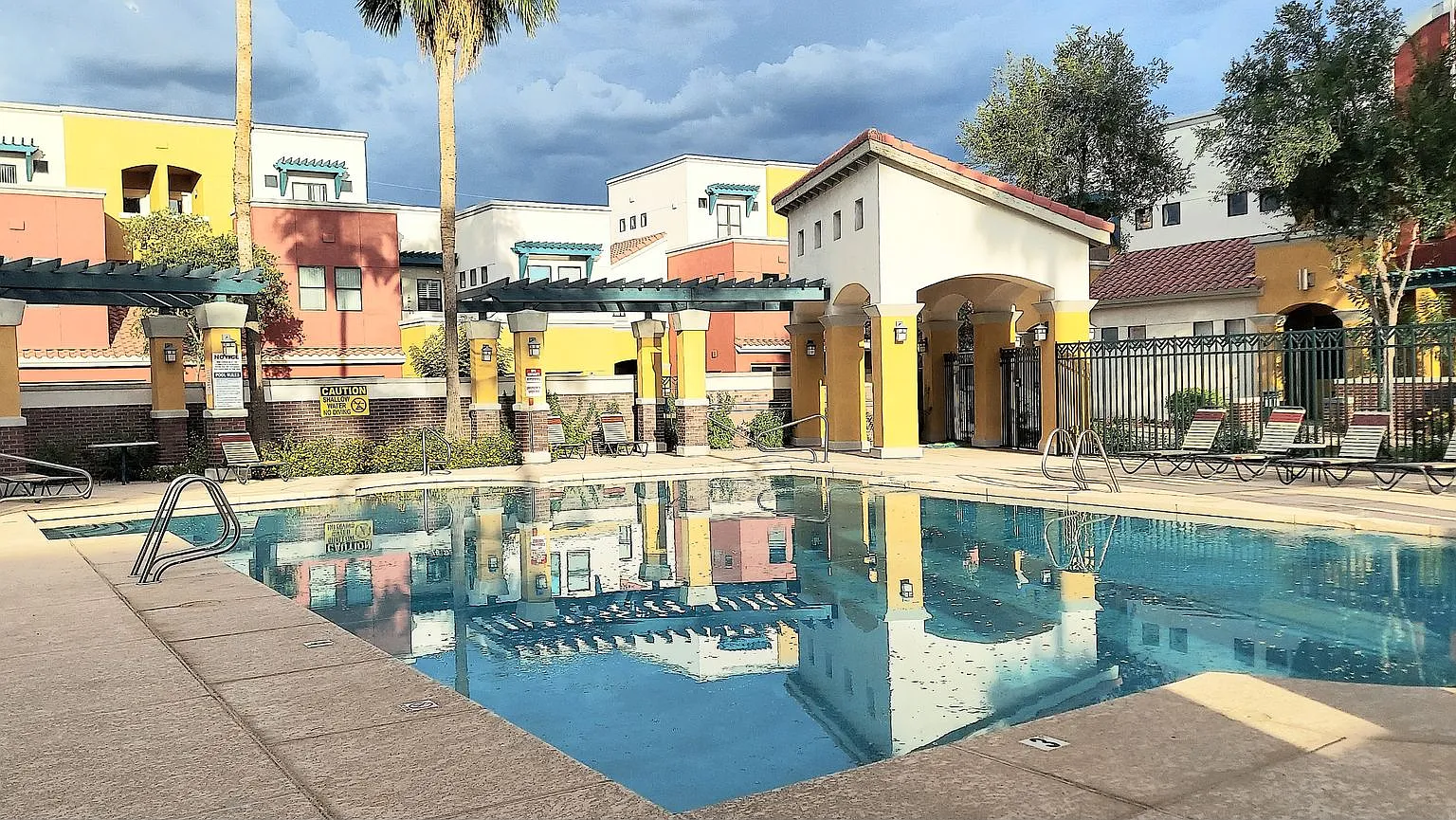 Great Downtown Chandler Location! Three Story Townhome! — Photo 1