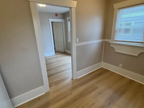 214 W 3rd St #1/2, Pt Angeles, WA 98362