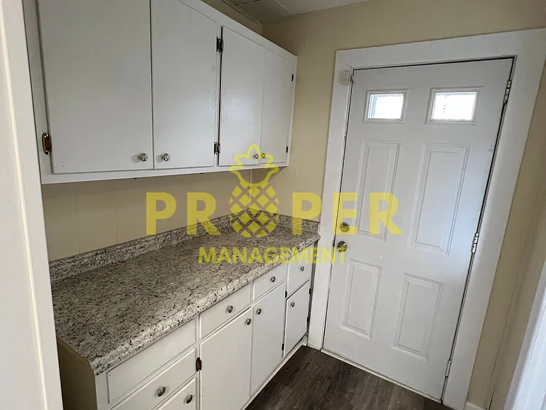 942 Harvard Blvd — Photo 4
