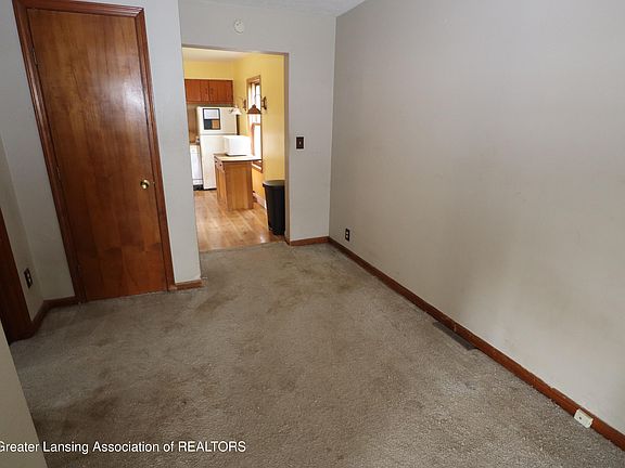 5th image of 615 N Grace St