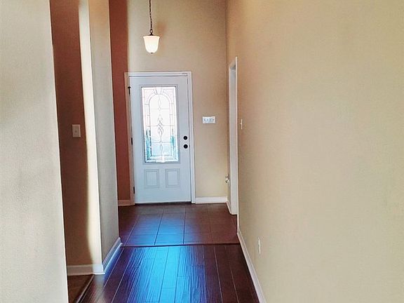 5th image of 275 Millstone Dr