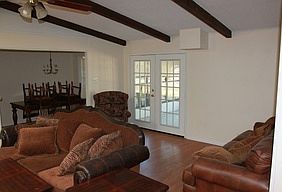 2nd image of 1005 Oakwood Dr