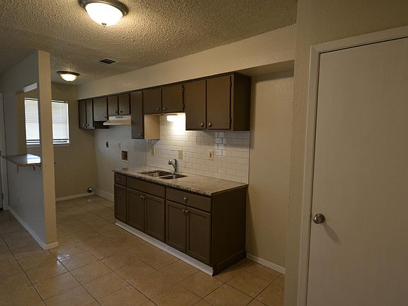 3rd image of 848 House St Unit 848