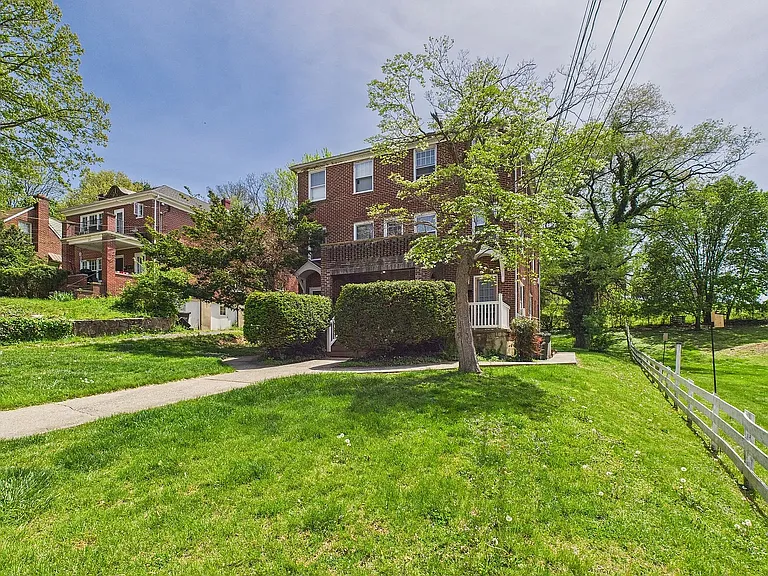 640 Alleghany Ave — Photo 3