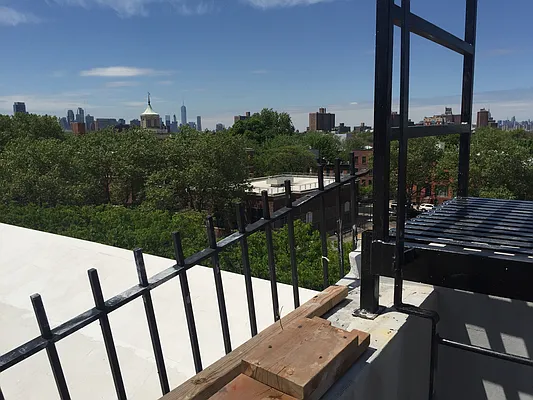 Rented by P Management | media 13