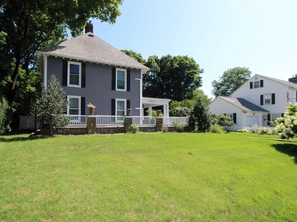 35 Peirce St, Middleboro, MA 02346