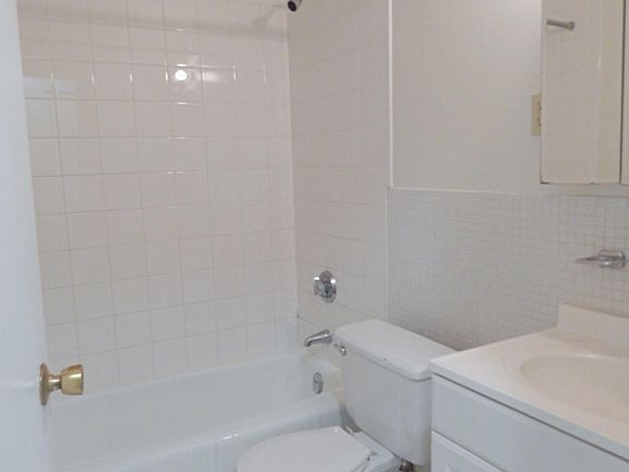 5th image of 357 Newport Ave APT 4D