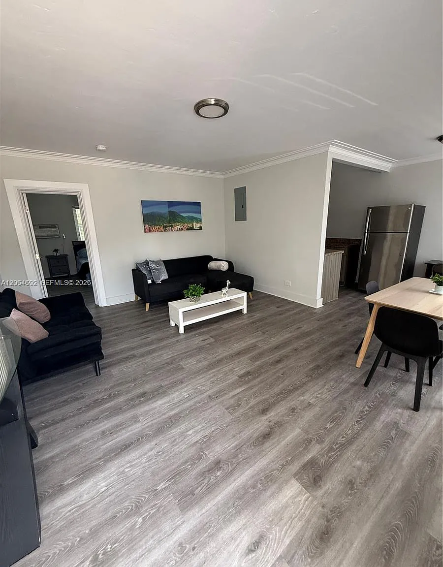 Beach Bay Sub — Photo 1