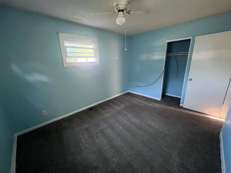 208 S Lamar Ave — Photo 3