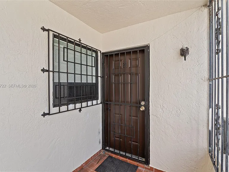 10877 NW 7th St #21-35 — Photo 5