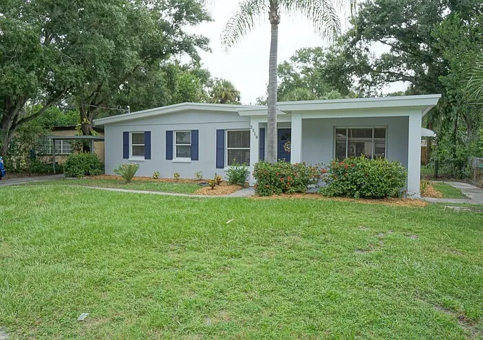 4 bed, 2.0 bath, 1996 sqft, $2,995 — Photo 1