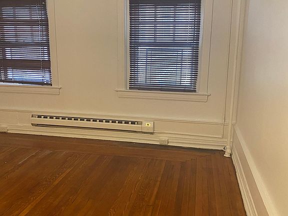 4th image of 311 S Hicks St APT 3C