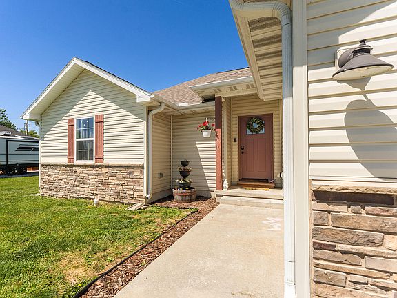 3rd image of 229 Velma Drive