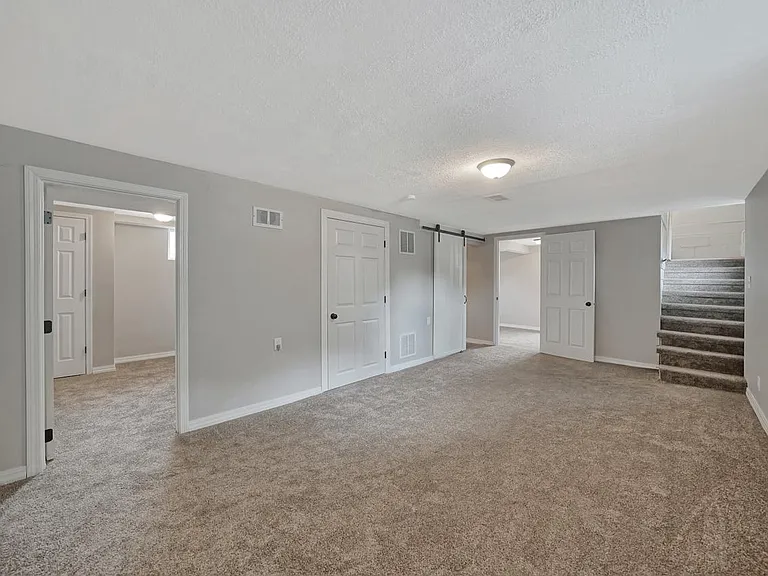 3260 Hitchcock St — Photo 25