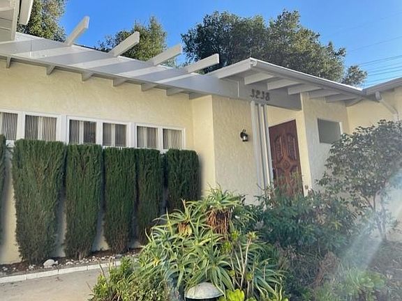 2nd image of 3238 Cornwall Dr
