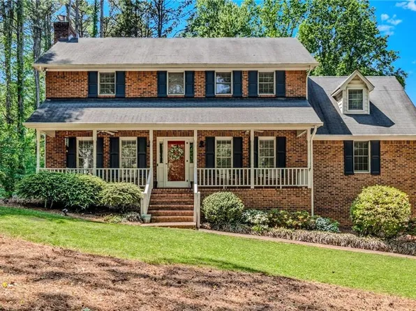 500 Knob View Dr, Winston Salem, NC 27104