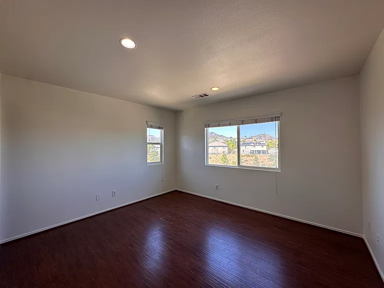 23424 Caliente Springs Ave — Photo 15
