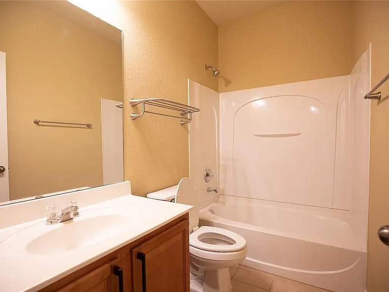 3806 Juniper Hills St — Photo 11