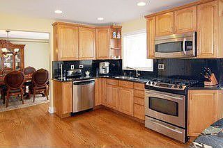 3rd image of 7140 N Karlov Ave