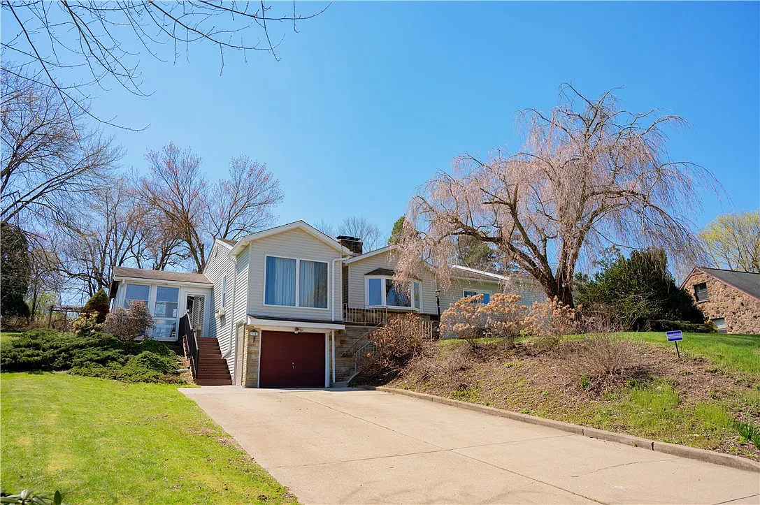 115 Lakeview Dr photo 1