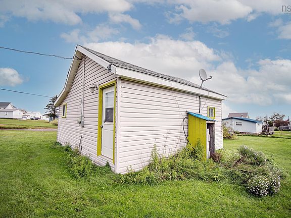 2nd image of 96 Heather Beach Rd