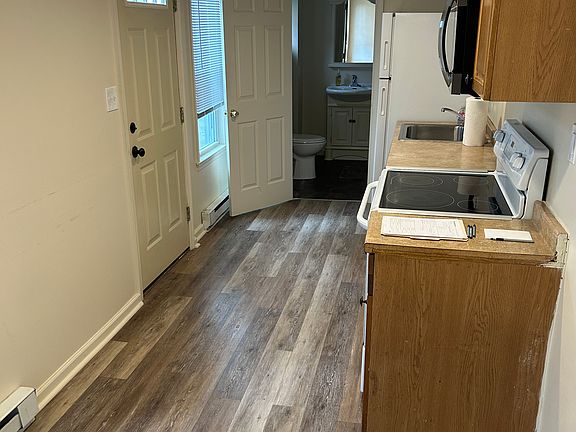 3rd image of 165 Chestnut St APT 2