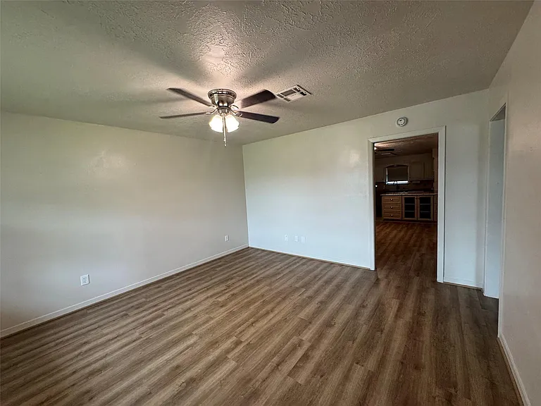 2611 Prairie Ave — Photo 27