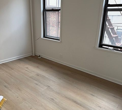 4th image of 41-04 Astoria Blvd S #2R