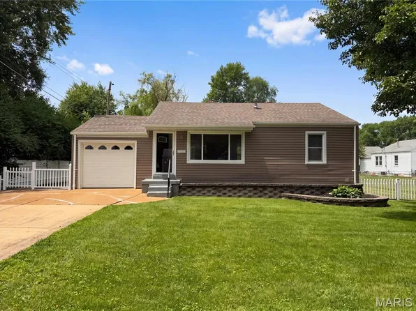 1 Winsted Pl, Florissant, MO 63031