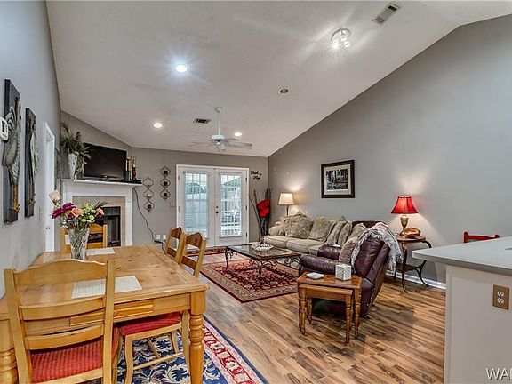 4th image of 5144 Woodland Trce