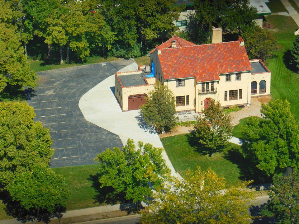2nd image of 1127 Cass St