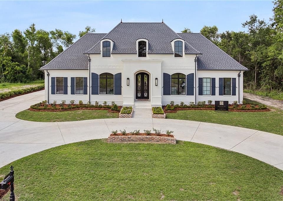 1st image of 313 Cypress Xing