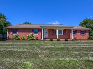 207 Jennifer Ln, Ephrata, PA 17522