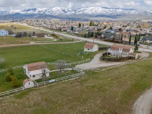 21317 Woodford Tehachapi Rd, Tehachapi, CA 93561