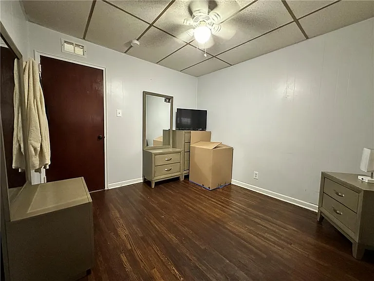 1515 Livingston St — Photo 18
