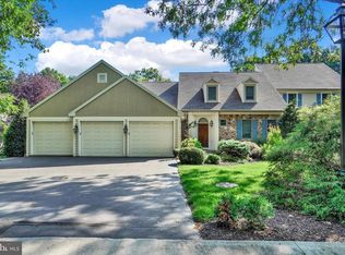 2071 Rosewood Ln, York, PA 17403