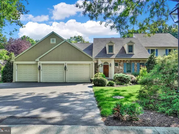2071 Rosewood Ln, York, PA 17403
