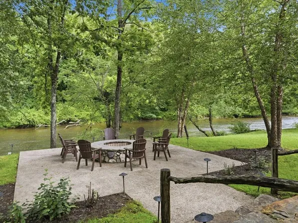63 Copper Canopy Dr, Cullowhee, NC 28723
